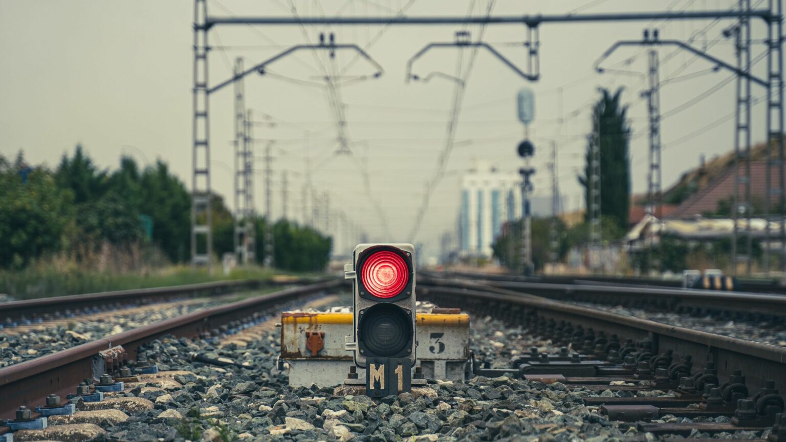 Why leaders should lead from the front Speak to Lead!